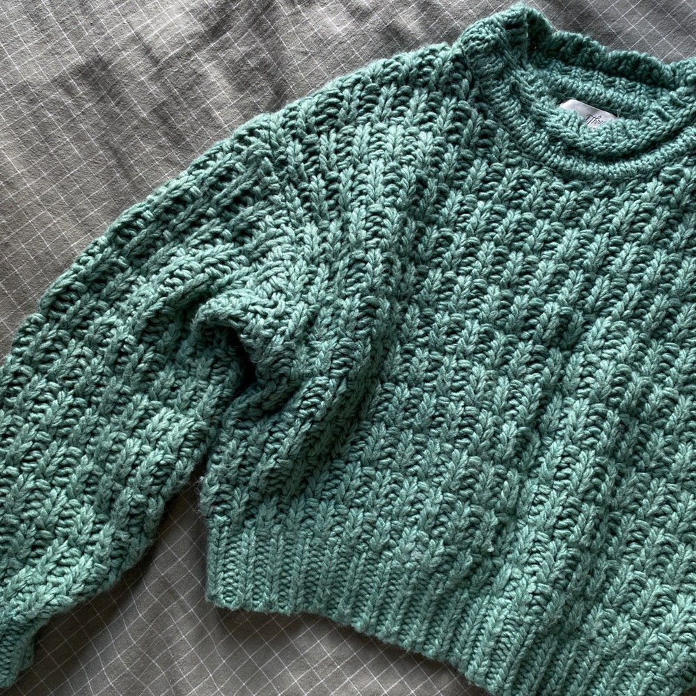Universal Threads Green Sweater Warm